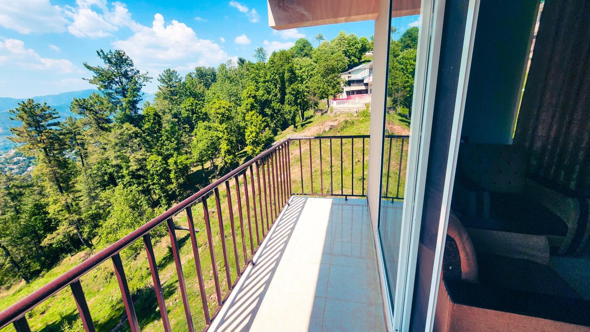 Aqua Apartment Murree Exterior photo